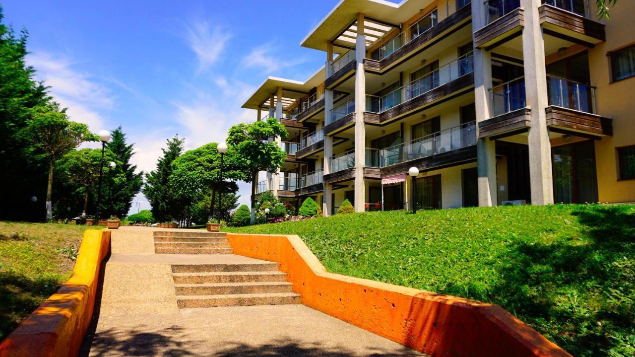 Морски апартаменти Джулая Морнинг - Sea View Apartments July Morning Каварна Екстер'єр фото