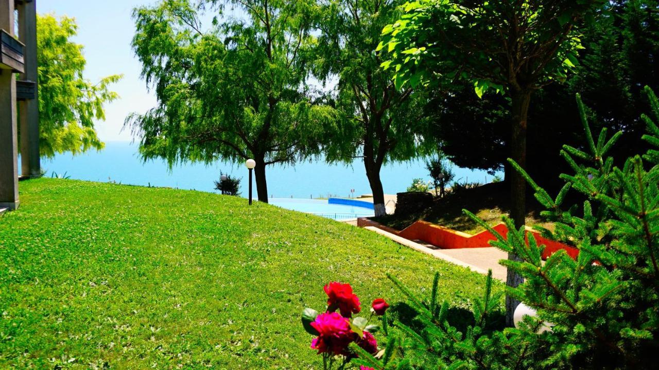 Морски апартаменти Джулая Морнинг - Sea View Apartments July Morning Каварна Екстер'єр фото