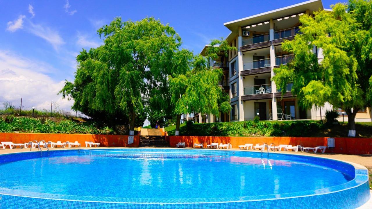 Морски апартаменти Джулая Морнинг - Sea View Apartments July Morning Каварна Екстер'єр фото