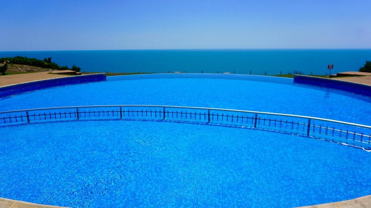 Морски апартаменти Джулая Морнинг - Sea View Apartments July Morning Каварна Екстер'єр фото