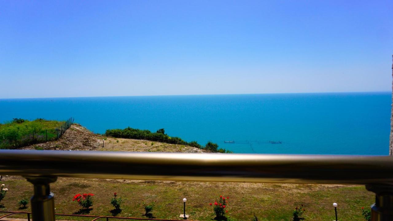 Морски апартаменти Джулая Морнинг - Sea View Apartments July Morning Каварна Екстер'єр фото