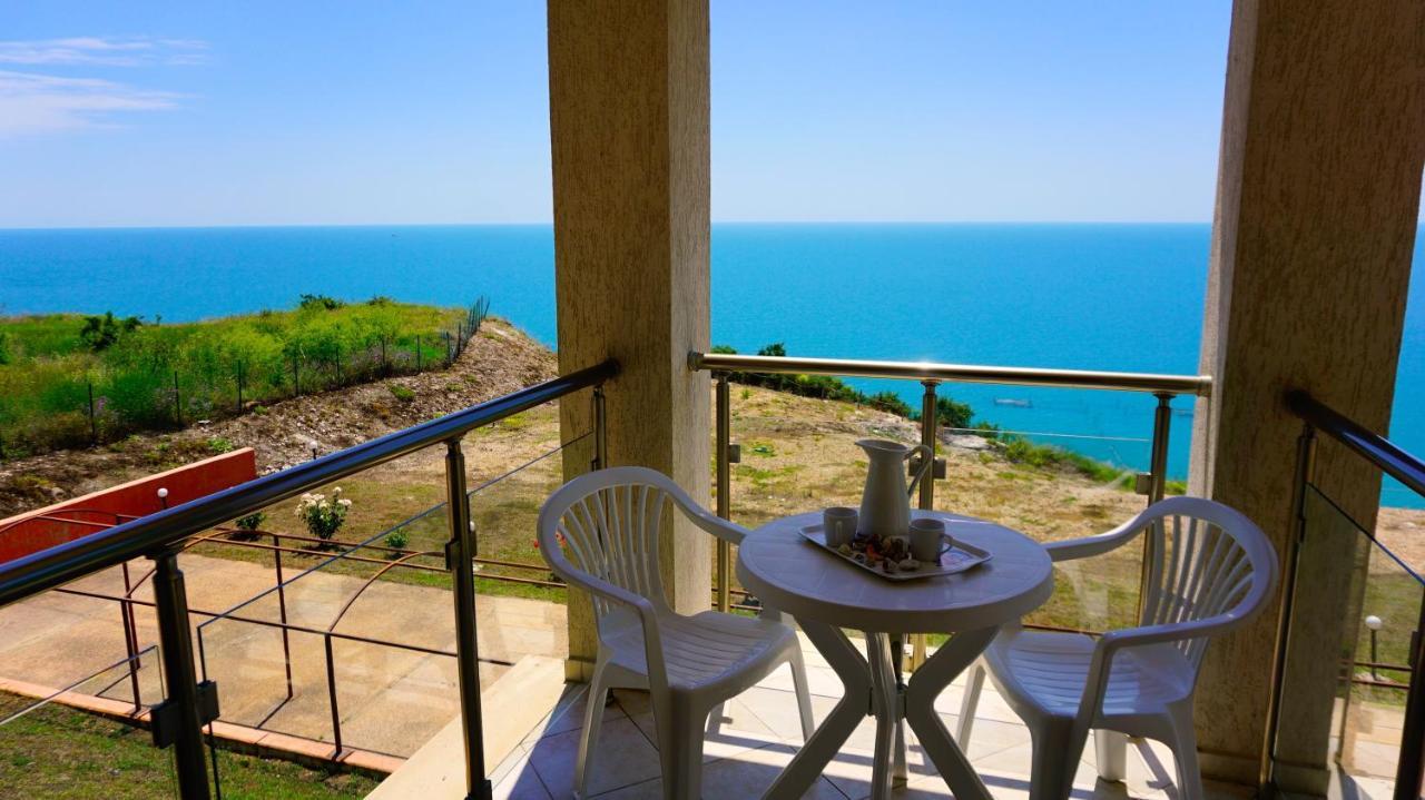 Морски апартаменти Джулая Морнинг - Sea View Apartments July Morning Каварна Екстер'єр фото