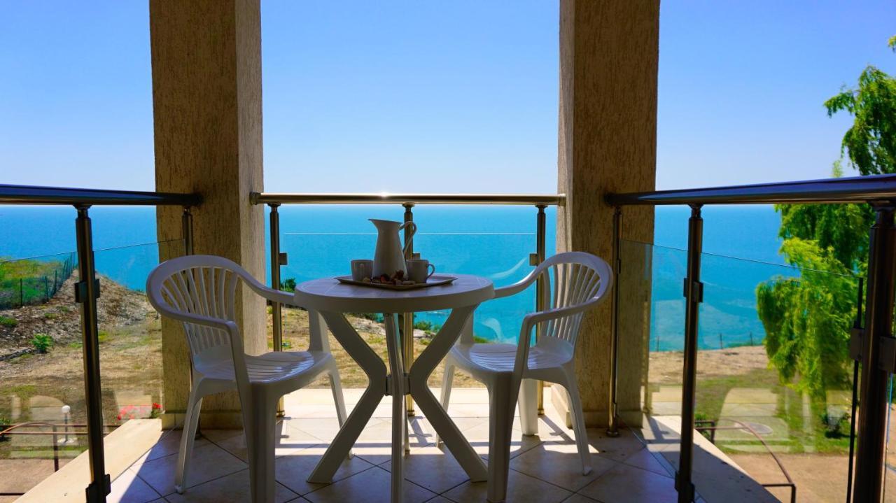 Морски апартаменти Джулая Морнинг - Sea View Apartments July Morning Каварна Екстер'єр фото