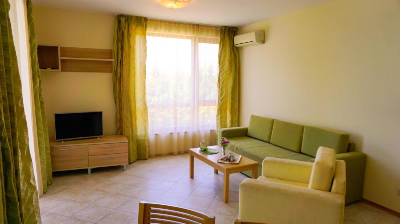 Морски апартаменти Джулая Морнинг - Sea View Apartments July Morning Каварна Екстер'єр фото