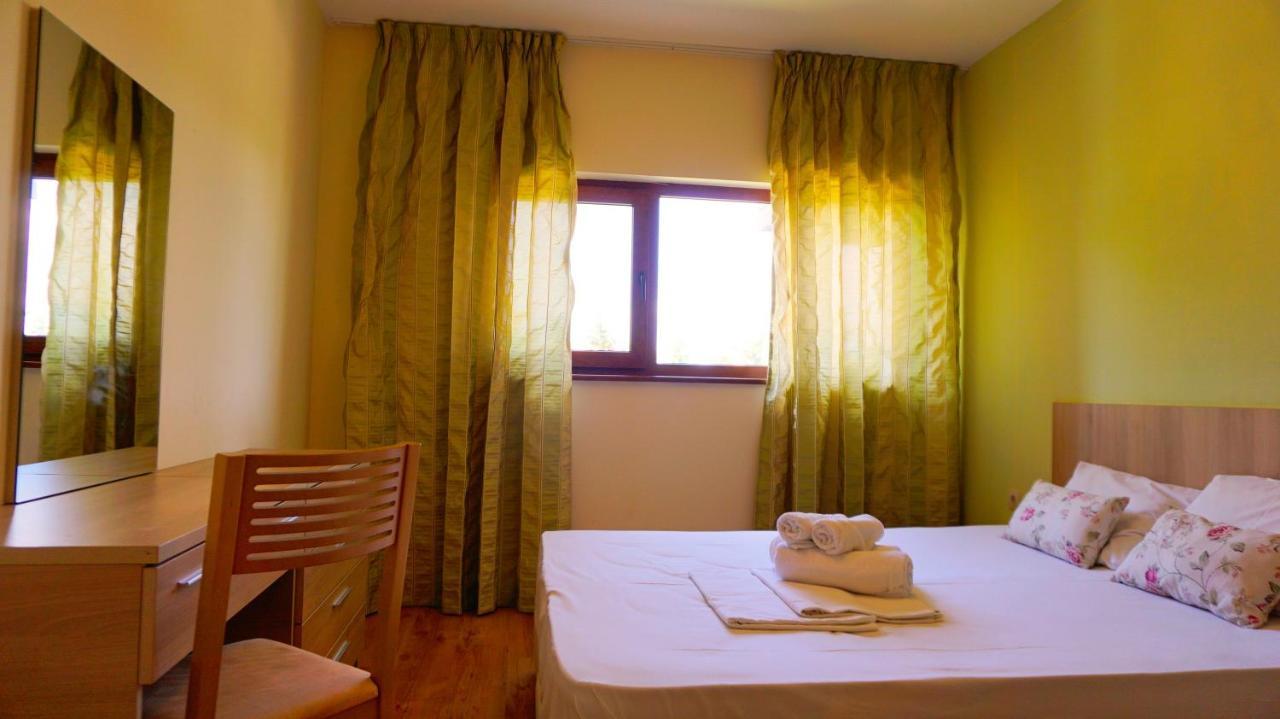 Морски апартаменти Джулая Морнинг - Sea View Apartments July Morning Каварна Екстер'єр фото