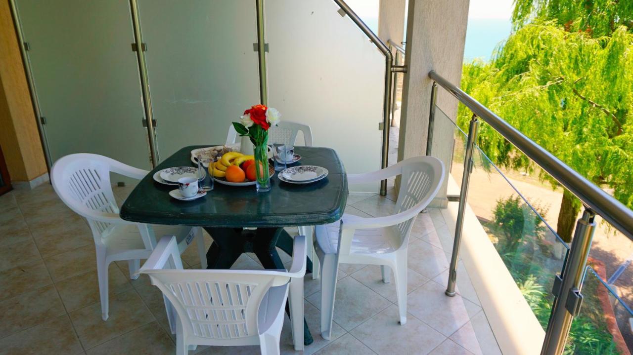 Морски апартаменти Джулая Морнинг - Sea View Apartments July Morning Каварна Екстер'єр фото
