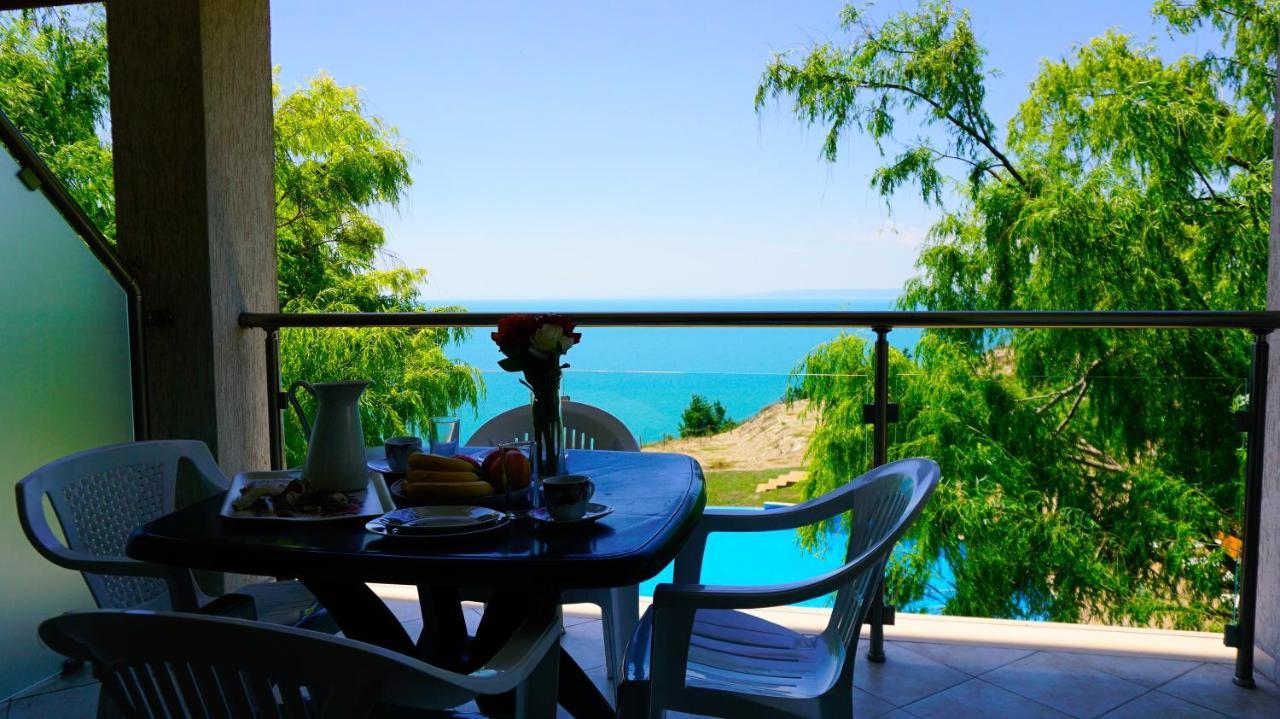Морски апартаменти Джулая Морнинг - Sea View Apartments July Morning Каварна Екстер'єр фото