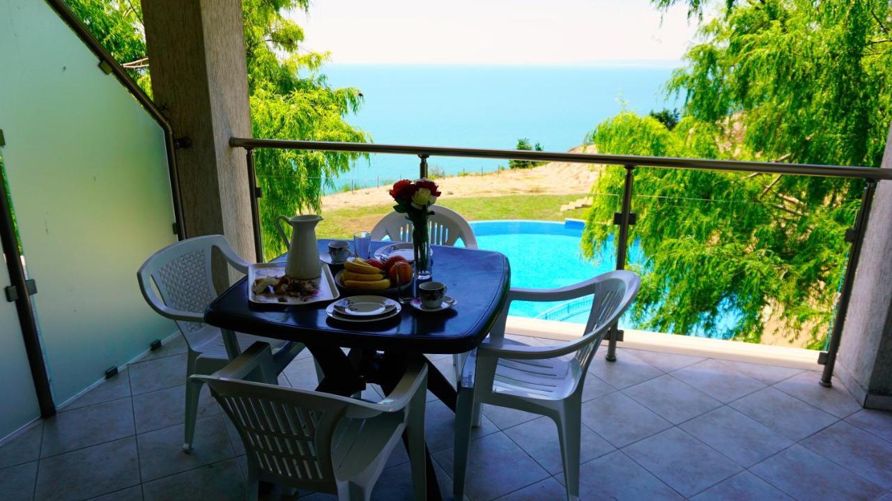 Морски апартаменти Джулая Морнинг - Sea View Apartments July Morning Каварна Екстер'єр фото