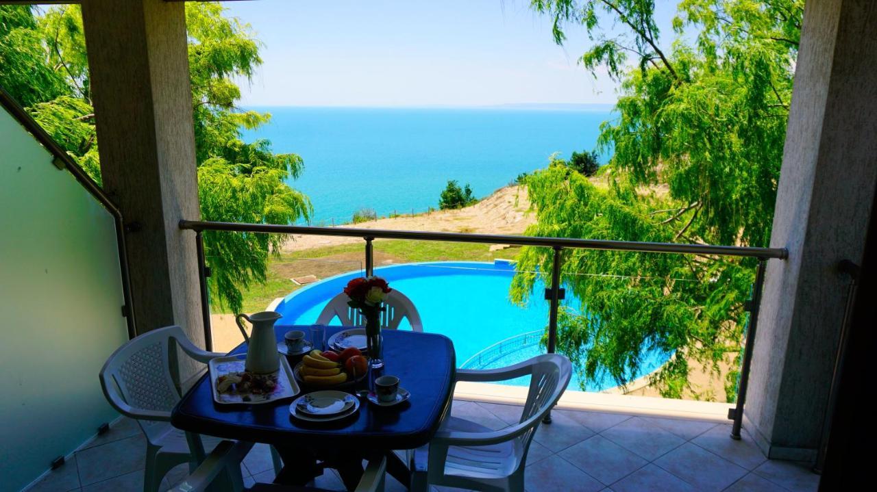 Морски апартаменти Джулая Морнинг - Sea View Apartments July Morning Каварна Екстер'єр фото