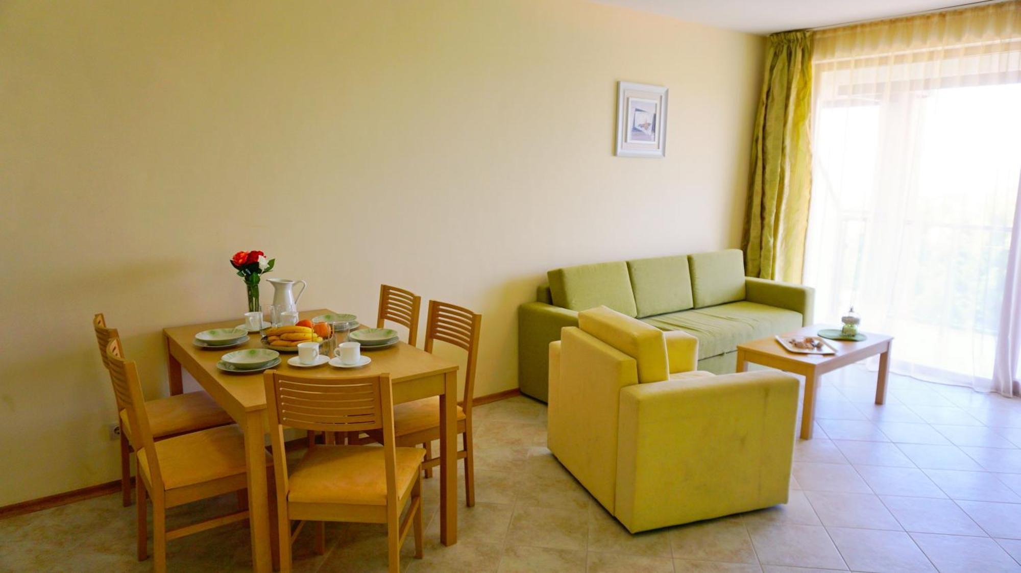 Морски апартаменти Джулая Морнинг - Sea View Apartments July Morning Каварна Номер фото
