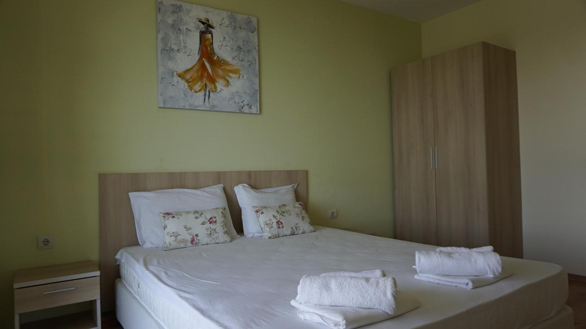 Морски апартаменти Джулая Морнинг - Sea View Apartments July Morning Каварна Номер фото