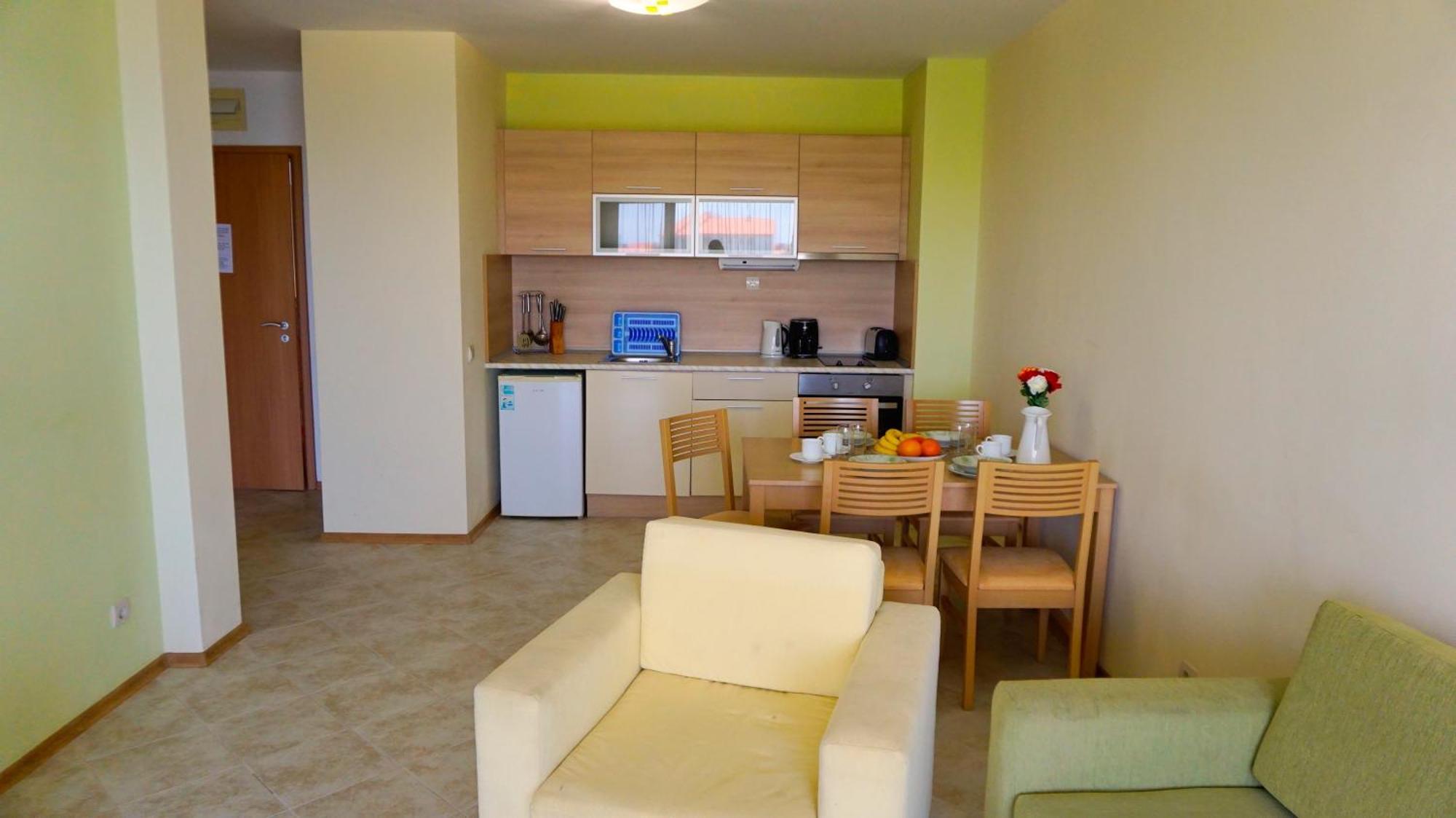 Морски апартаменти Джулая Морнинг - Sea View Apartments July Morning Каварна Номер фото