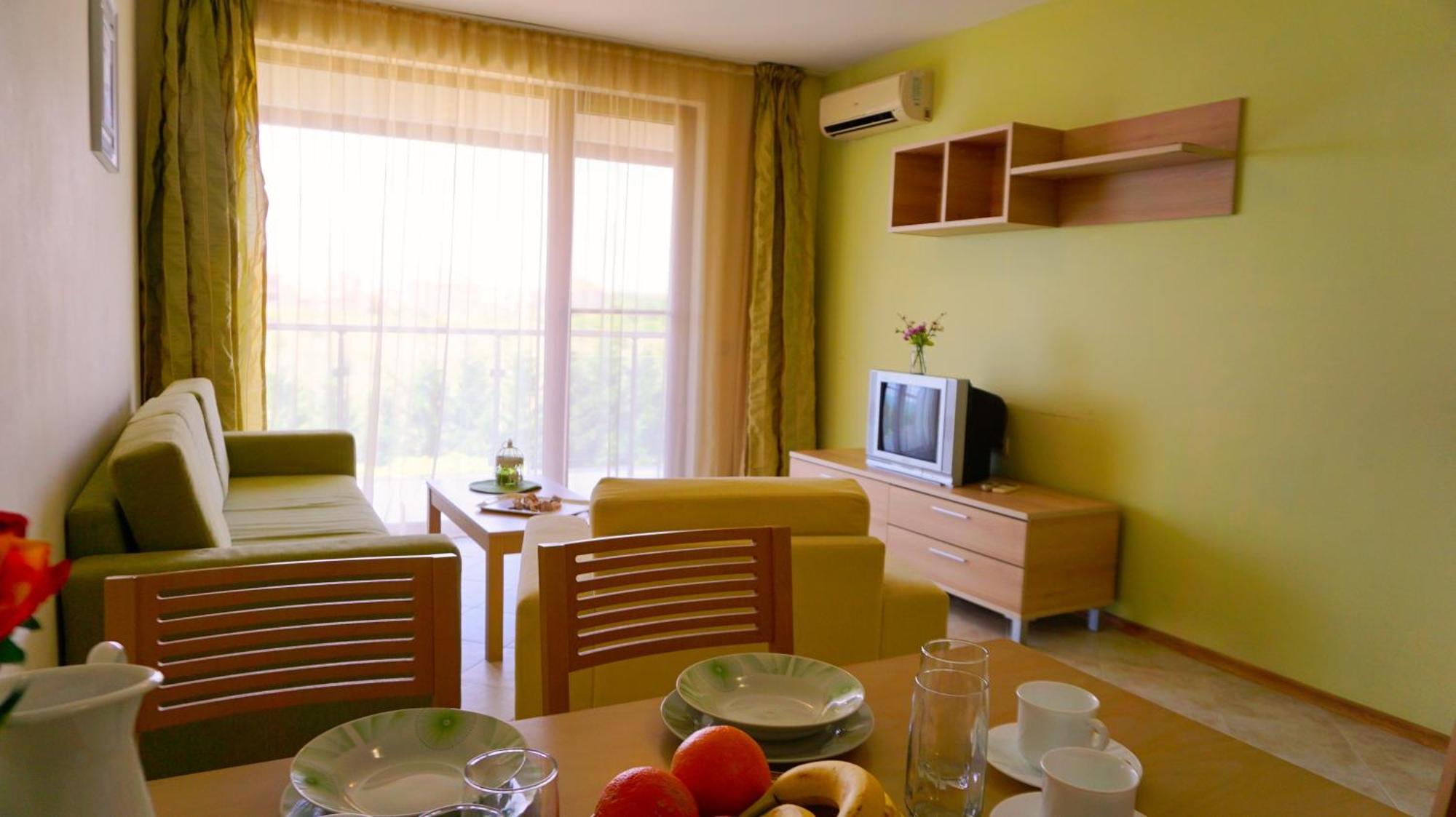 Морски апартаменти Джулая Морнинг - Sea View Apartments July Morning Каварна Номер фото