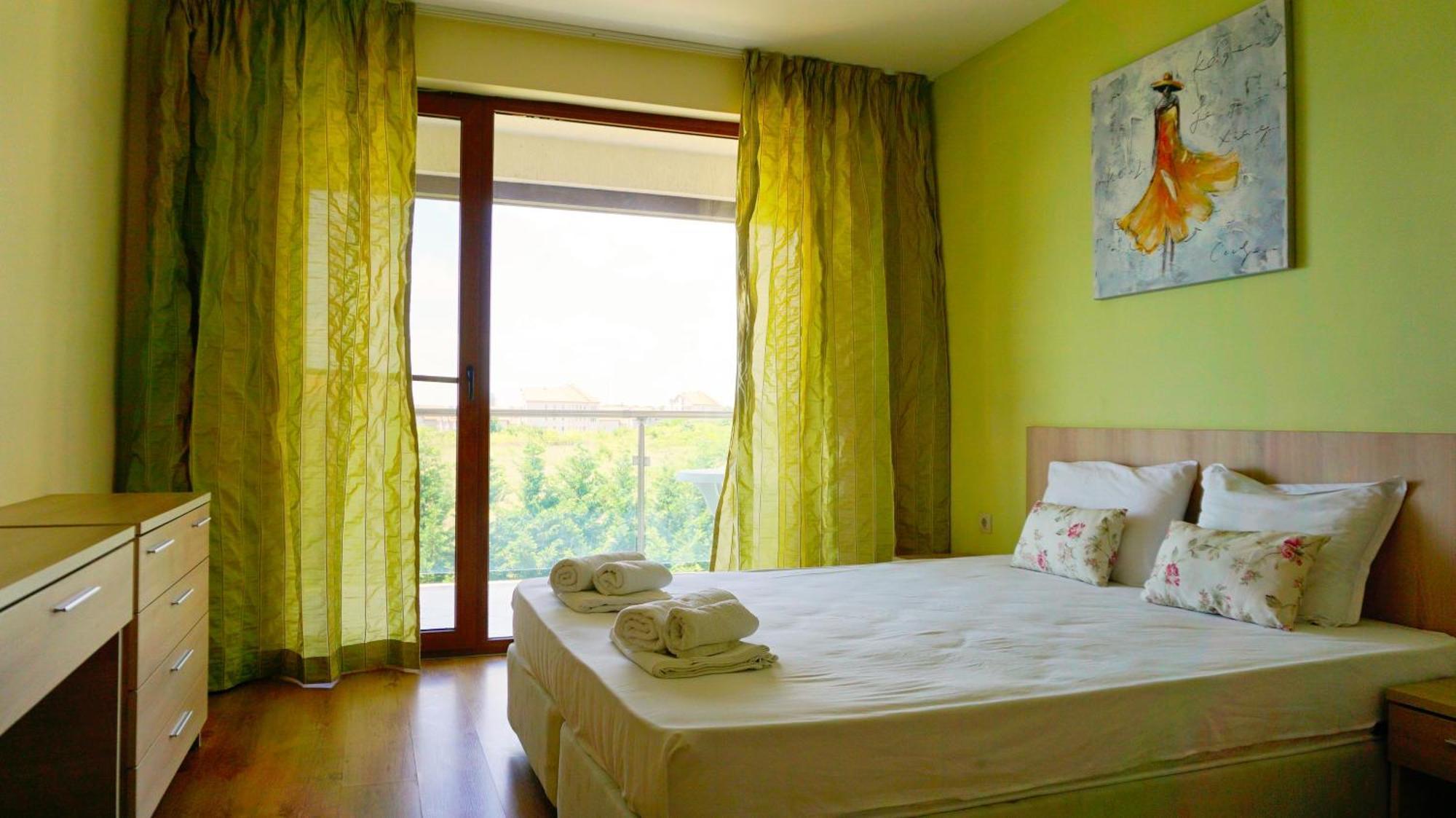 Морски апартаменти Джулая Морнинг - Sea View Apartments July Morning Каварна Номер фото
