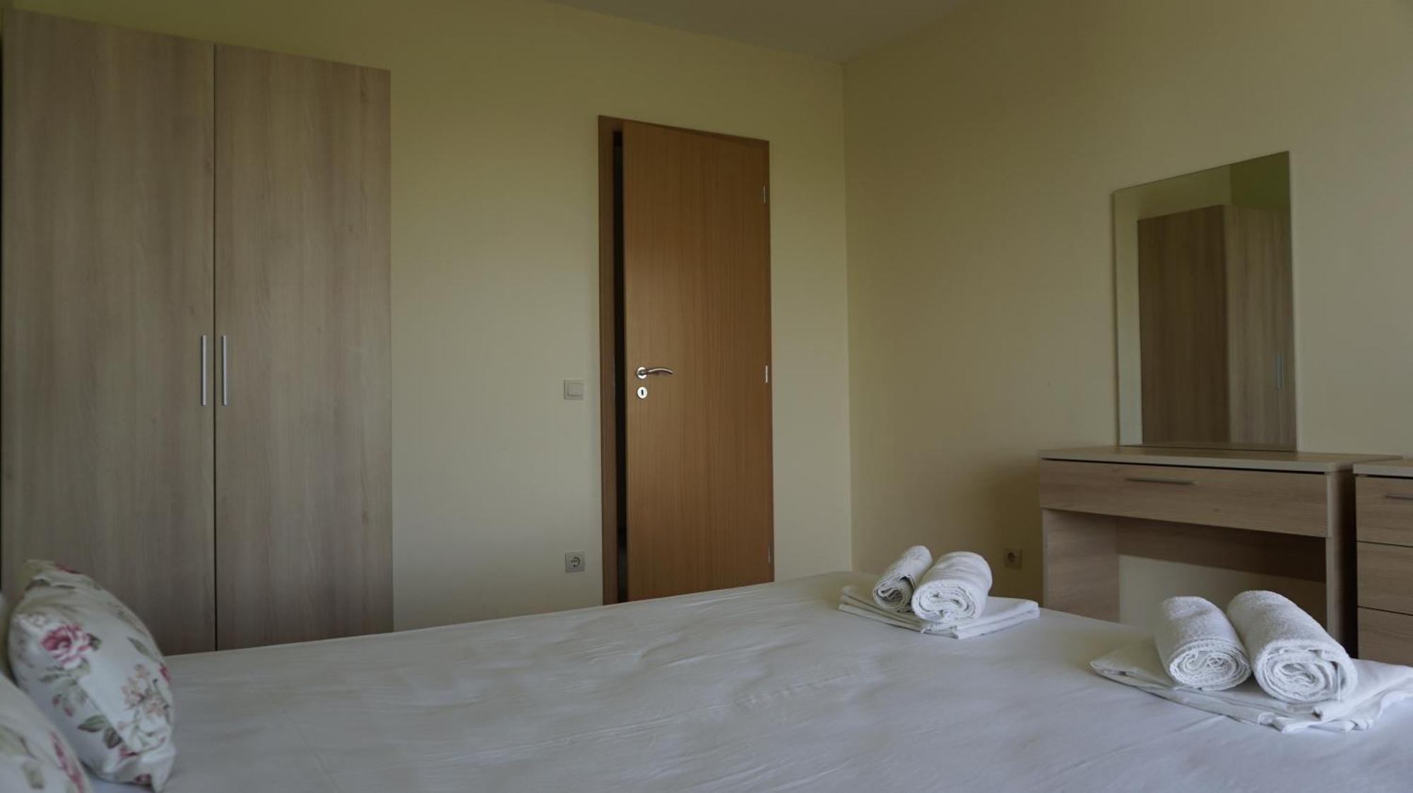 Морски апартаменти Джулая Морнинг - Sea View Apartments July Morning Каварна Номер фото